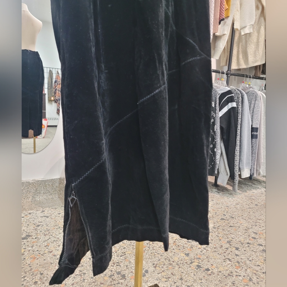 Vintage Black Maxi Skirt - Picture 3 of 7